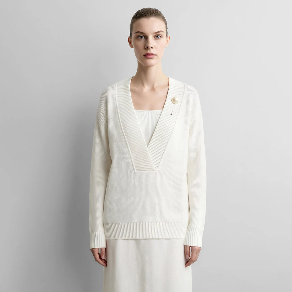 Women's V-Neck Knit Sweater - Detachable Collar Minimalist Top